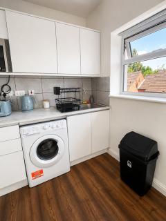 3BR Modern Apartment Sleeps 8 Near NEC BHX CBS Free EV Parking - Allesley - 1