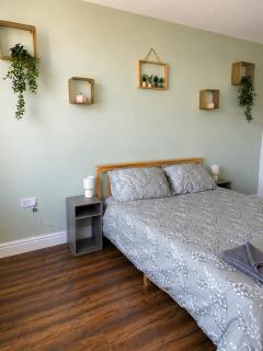 3BR Modern Apartment Sleeps 8 Near NEC BHX CBS Free EV Parking - 9
