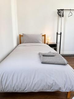 3BR Modern Apartment Sleeps 8 Near NEC BHX CBS Free EV Parking - 7