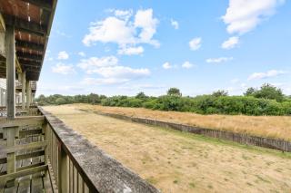 Pet-friendly King Bed Studio with Kitchenette - Pool and Hot Tub - 4