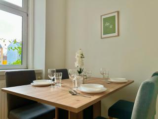 Stylish Cosy Apartment with Free Parking - 5