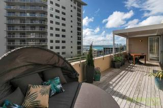 QV Stays Stunning Downtown Executive Penthouse - 1