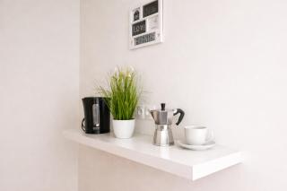 Stylish Apartment with Balcony & Free Parking - 3