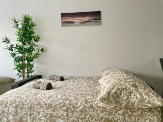 Modern Apartment with Garden & Free Parking - 6