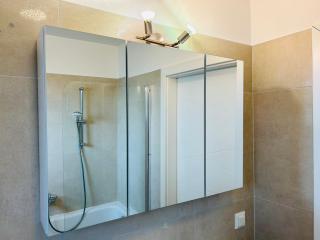 Modern Apartment with Garden & Free Parking - 2