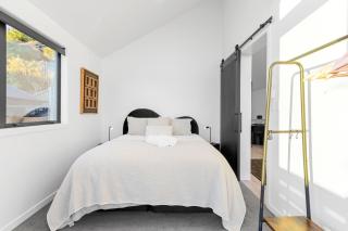 Roam Taupo Lake Front Unit 2 - Spa Pool - 2
