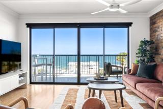 Retro Coastal Retreat with Pool and Kings Beach Views - 4