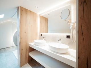 Relax Suite with Jacuzzi - 2