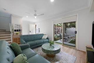 Spacious 3-Bed Townhouse Near Broadwater - 9