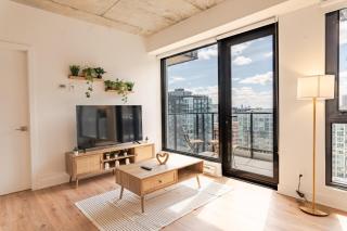 Bright & Cozy 1BR in Trendy Griffintown - 6