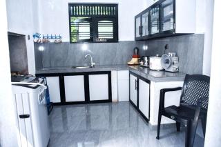 Sea Breeze 3BR Vacation Home, Hikkaduwa - 5