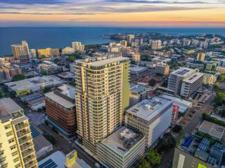 Stunning City Views from Modern 1BR Apartment King - 3