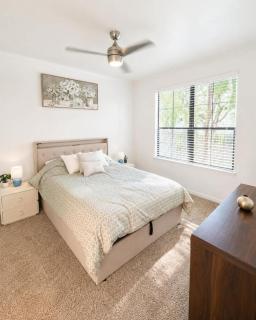 Resort-Style 1BR Pool Gym & Movie Theater6 - 1