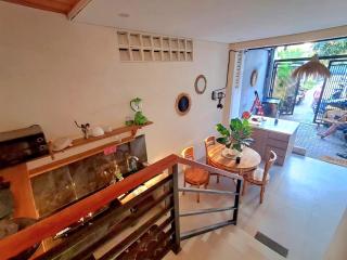 Spacious King Room with Pool - NVB - 8