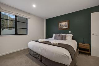 Central Peaks Retreat - walk to CBD - Queenstown - 3
