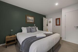 Central Peaks Retreat - walk to CBD - Queenstown - 1
