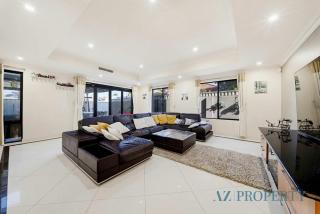 4BR Spacious & Stylish Bayswater Accommodation - 9
