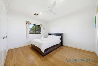 4BR Spacious & Stylish Bayswater Accommodation - 1