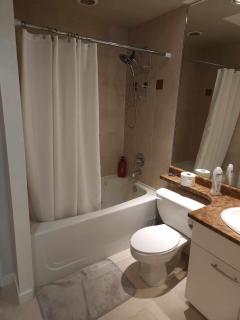 Vancouver Modern 2-Bedroom Retreat in the Heart of Downtown - 1