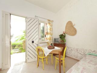 Mediterranean Holiday Home for 4 - 2