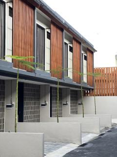Modern Mezzanine Stay in Pura Demak - Lavender - 4