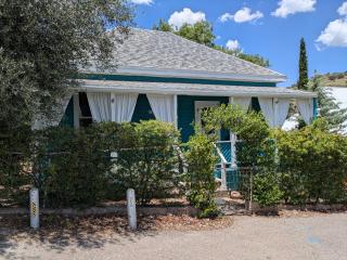 Roberts Cottage - 0