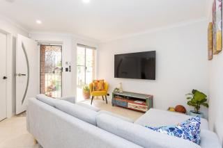 Urban Comfort - Close to Fremantle - 4