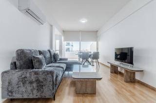 Sunny Pool Apartment - 3