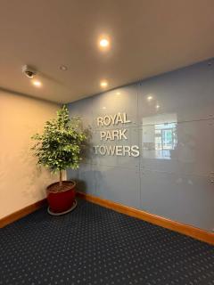 Royal Lodge - A Luxury Lifestyle - 1