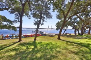 Peaceful 2BR Dockside Retreat Cedars - 0