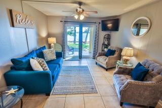 Peaceful 2BR Dockside Retreat Cedars - 9