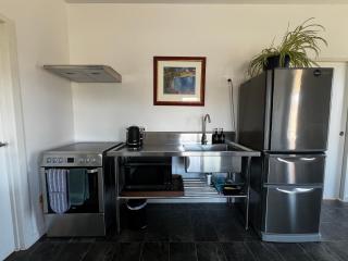Studio 5- Stylish Stay with Mountain Vista - 1
