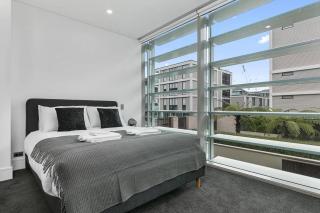 QV Stays Upscale Modern Viaduct Haven - 2