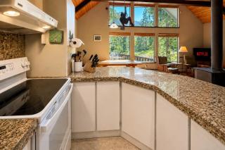 Icicle Chalet - 3