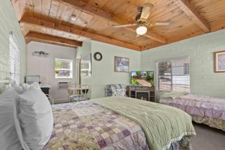 Cozy Sierra Cabin 1 w/ Fireplace near Topaz Lake - 9