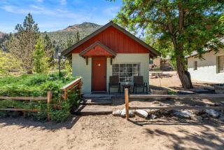 Cozy Sierra Cabin 1 w/ Fireplace near Topaz Lake - 7
