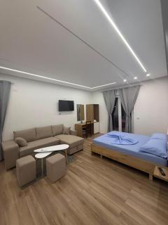Villa Kroni Family - 1
