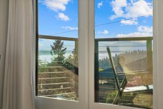 West Seattle Retreat with Spa and Sunset Views - 3