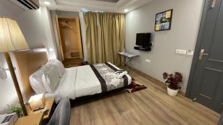 Saltstayz Express - Golf Course Road & DLF Phase-1 - 4