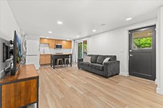 West Seattle Retreat with Spa and Sunset Views - 4