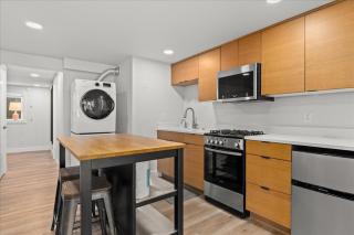 West Seattle Retreat with Spa and Sunset Views - 5