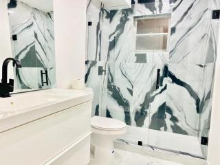 Stylish 1BR 2BA Condo 1Block to Aventura Mall - 1