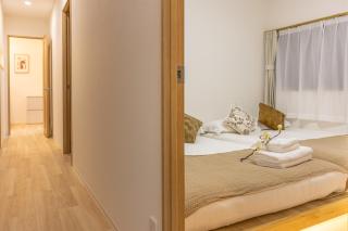 Apartment Only 2 Stops to Shinjuku Includes Baby Essentials & Luggage Hold - 6