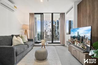 KozyGuru | Southern Cross | Urban Skyline Retreat - 0