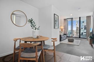 KozyGuru | Southern Cross | Urban Skyline Retreat - 8