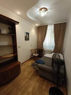 Rooms near the beautiful Park 2nd Floor - 6