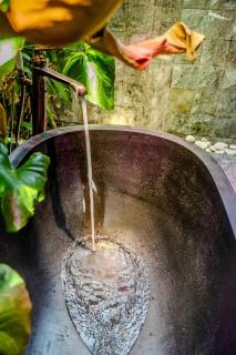 Garden Villa Round Jacuzzi Pool Canggu Babakan - 2