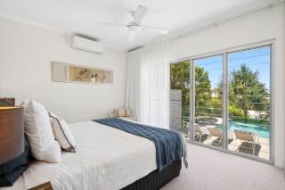 Seaside Serenity - Modern Luxury by the Waves - 7