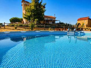 EuZoea Country Home 1 Nature Escape with Pool - 9