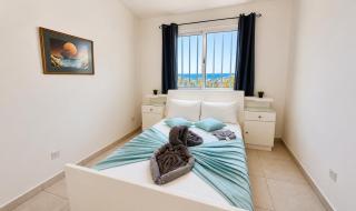 Beach Breeze Bliss - A Radiant Coastal Apartment - 3